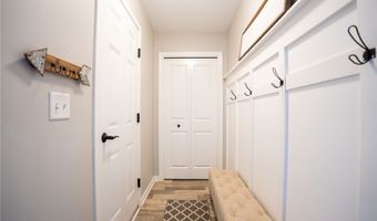 132 Boxelder Ln, Amherst, NY 14228