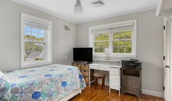 213 Corey Ln 213, Middletown, RI 02842