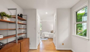 6010 BENALDER Dr, Bethesda, MD 20816