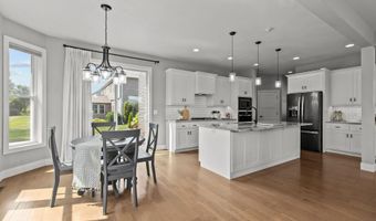 5644 N SUMMERLAND Dr, Appleton, WI 54913