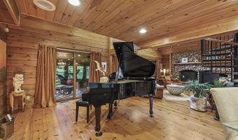 236 Surriner Rd, Becket, MA 01223