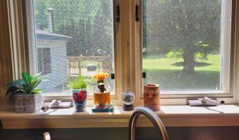 1082 W River Rd, Brattleboro, VT 05301