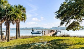 1521 Murphys Island Ct, Awendaw, SC 29429