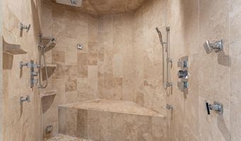 6829 LITTLE RIVER Tpke, Annandale, VA 22003