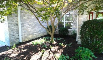 320 Remington Way Dr, Ballwin, MO 63021