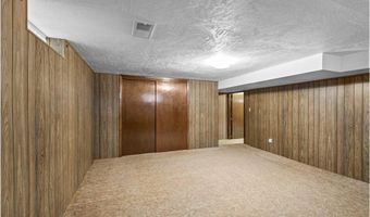 3945 8th Ave NW, Anoka, MN 55303