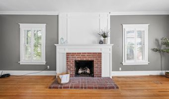 677 17TH St, Astoria, OR 97103