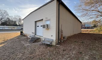 104 CHESTNUT St, Abbeville, SC 29620