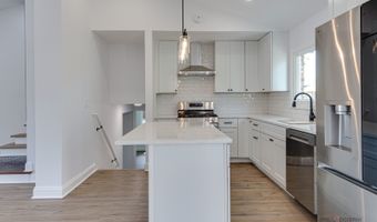 522 N Castle Rd, Addison, IL 60101