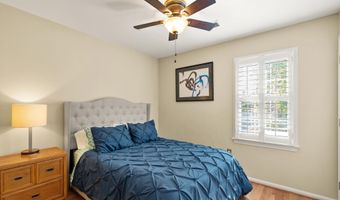7421 BEVERLY MANOR Dr, Annandale, VA 22003