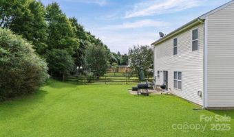 3902 Larkhaven Village Dr, Charlotte, NC 28215