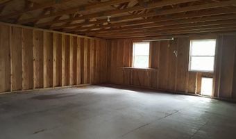 20 Moosehorn Rd, Abbot, ME 04406
