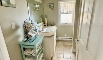 225 Pearl St, Beach Haven, NJ 08008