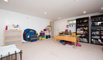 6789 LITTLE FALLS Rd, Arlington, VA 22213