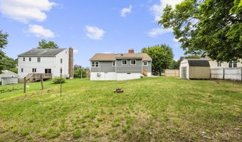 12 Homestead Pl, Branford, CT 06405