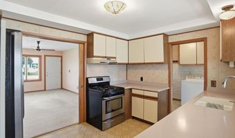 7589 Colony Dr, Algonac, MI 48001