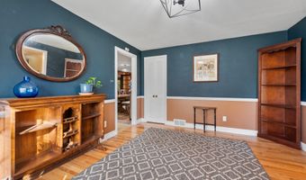 96 Oak Hill Dr, Bristol, CT 06010