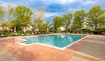 19 Cherry Hills Cir 19, Bloomfield, CT 06002