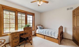 805 27th St SW, Austin, MN 55912