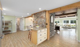 25 Willow Dr, Hopkinton, RI 02832