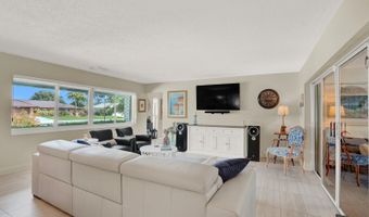 221 Orange Tree Dr, Atlantis, FL 33462