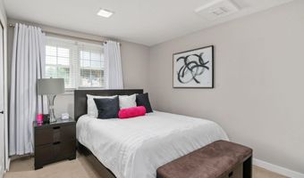 2504 WINDBREAK Dr, Alexandria, VA 22306
