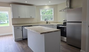 863 Minot Ave, Auburn, ME 04210