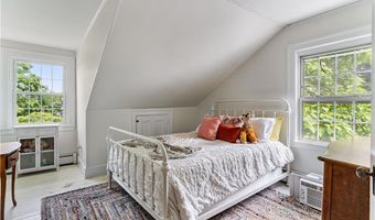 50 Clipper Way, Bristol, RI 02809