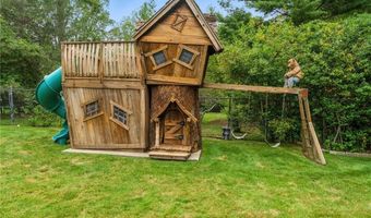 129 Valerie Ct, Cranston, RI 02921