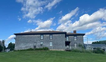 382 S Main St, Alburgh, VT 05440