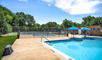 1 SILVERWOOD Cir 8, Annapolis, MD 21403