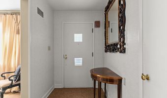 32 GARDEN Ct, Appleton, WI 54915