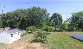 62 Valleybrook Dr, East Providence, RI 02914