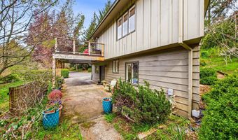 3255 Buttermilk Ln, Arcata, CA 95521