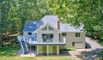 17 Stone Pound Ln, Atkinson, NH 03811