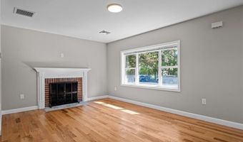 20 Maple Ct, Hopkinton, RI 02804