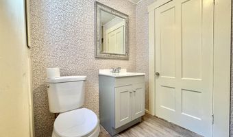42 S Main St, Brookline, NH 03033