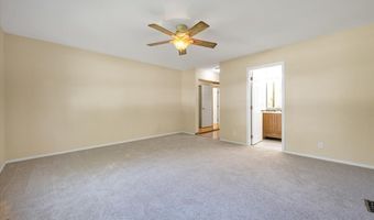 721 Brentwood Ct, Algonquin, IL 60102