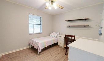 1402 Pineland Dr, Bainbridge, GA 39819
