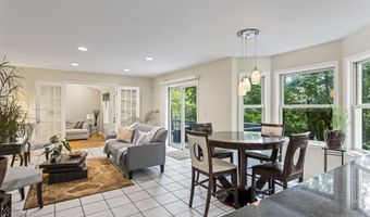 4 Quail Run Dr, Danbury, CT 06811