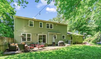 8614 BRAEBURN Dr, Annandale, VA 22003
