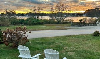 439 Wandsworth St, Narragansett, RI 02882