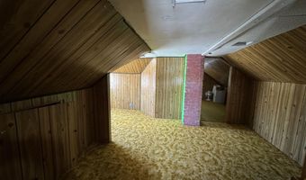 35 Conroy St, Diamondville, WY 83116