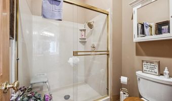 15471 Cedar Ln, Basehor, KS 66007