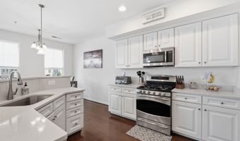 42167 CANARY GRASS Sq, Aldie, VA 20105