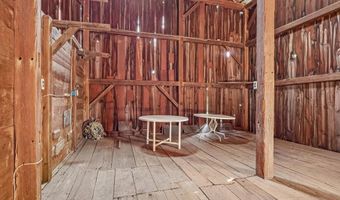 8893 LONGSWAMP Rd, Alburtis, PA 18011