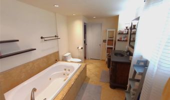 8008 NW 27th St, Bethany, OK 73008