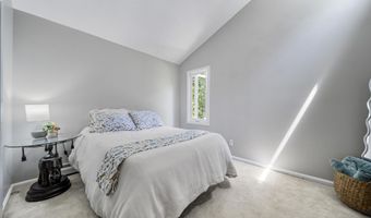 202 Shepard Home Rd, Chester, NH 03036