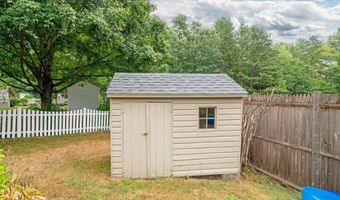 8 Chesterfield Dr, Concord, NH 03301