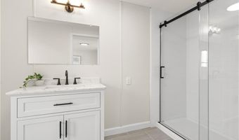74 Bayview Park, Middletown, RI 02842